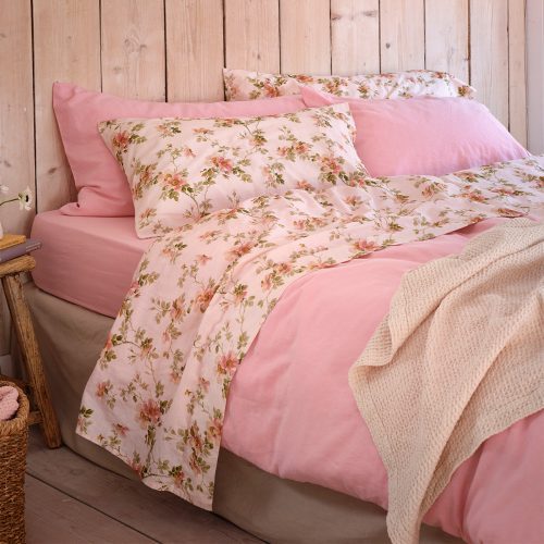 0002 PIGLETINBED IntotheMeadowPinkBloom0458 8f92cc9f 8a53 478d af49 d82f8362f376