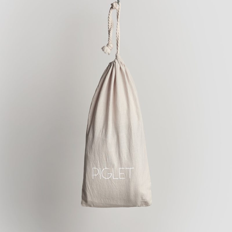 Bag Hanging a 38c5e183 d97e 4a6d 87d5 de7990dafaa8