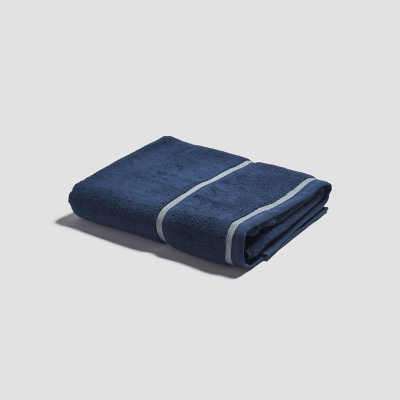 PigletinBed BathroomCollection BathSheet MoonlitBlue 1 greyBG d2bf3bf3 aade 4df9 b341 a13310eec827