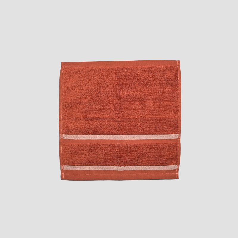 PigletinBed BathroomCollection FaceCloth Cinnamon 2 greyBG 5c3b1676 ddc0 4338 b931 bccd9d0ec030