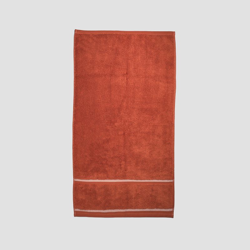 PigletinBed BathroomCollection HandTowel Cinnamon 2 greyBG 5b280535 bc59 40c5 adfa 542410702d2e