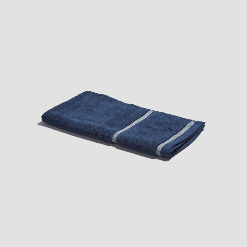 PigletinBed BathroomCollection HandTowel MoonlitBlue 1 greyBG