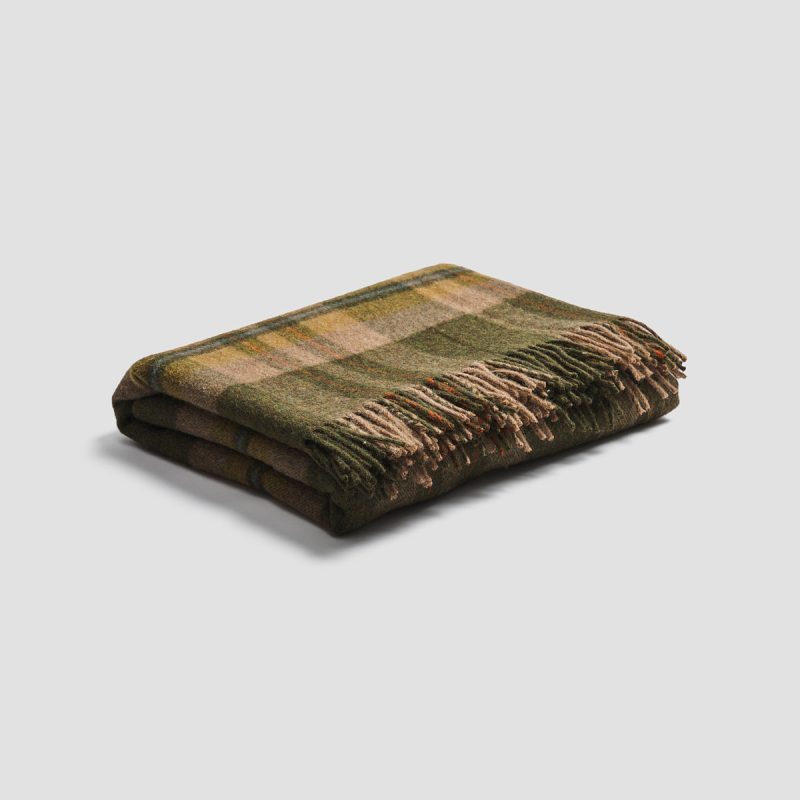 PigletinBed CheckCabinWoolBlanket FernGreen 1 GreyBG