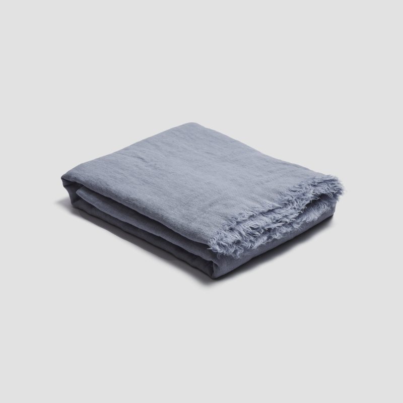 PigletinBed CrinkleLinenThrow BlueWillow 1 GreyBG