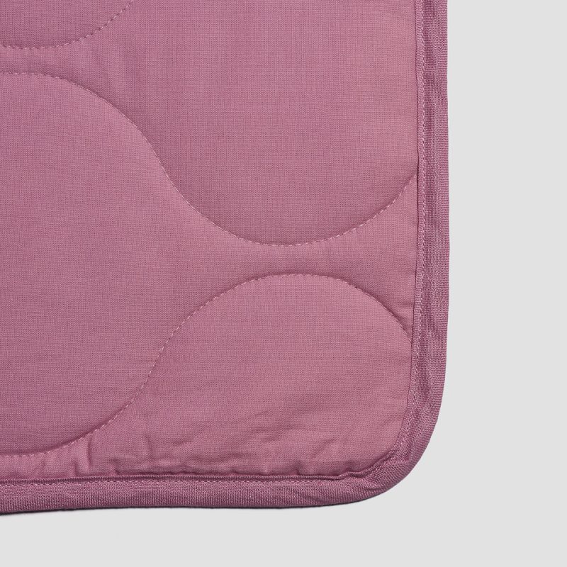 PigletinBed LinenQuilt Raspberry 2