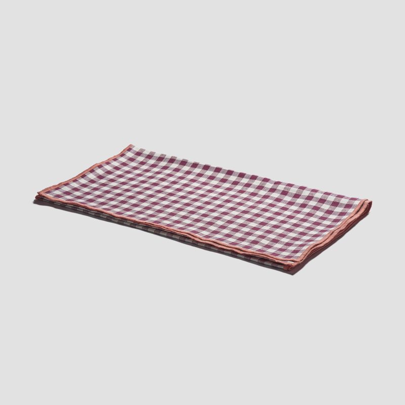 PigletinBed TablewareRunners Berry 01 greyBG