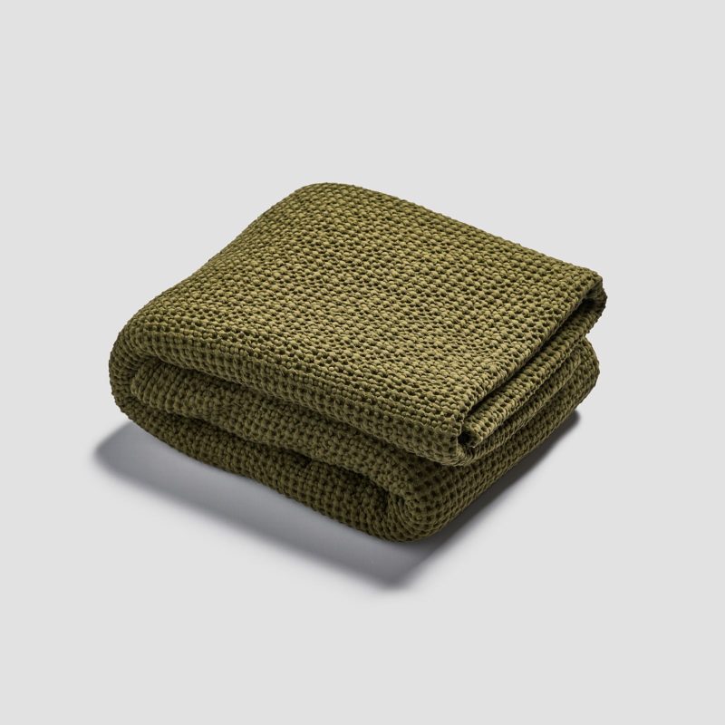 PigletinBed TexturedCottonThrow BotanicGreen 01 greyBG