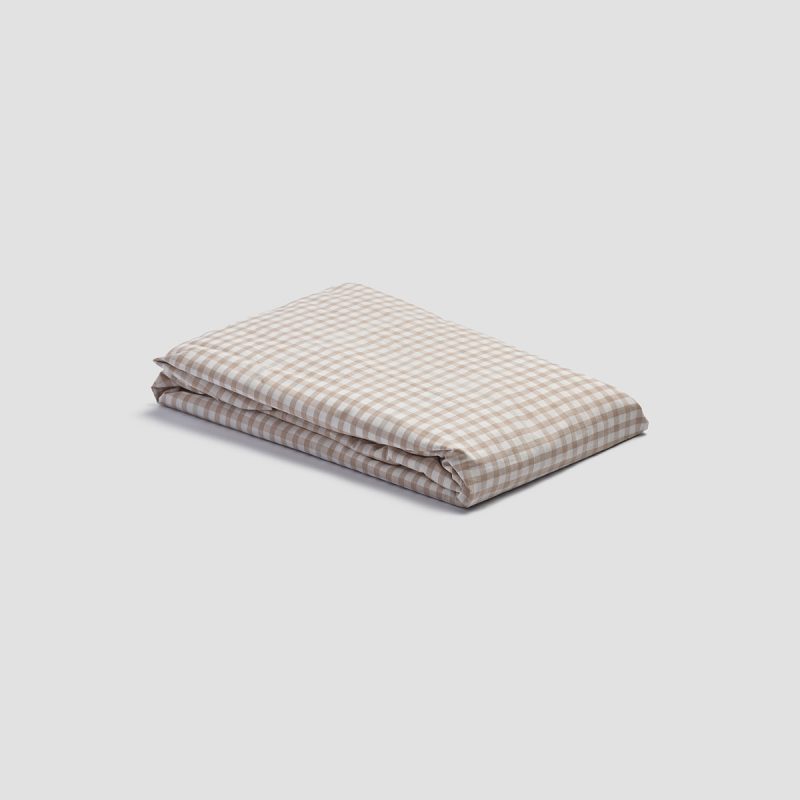 PigletinBed WashedCottonFittedSheet CafeAuLaitGingham 1 greyBG 925fd597 07d1 4a8a 8225 e870e5ca539d