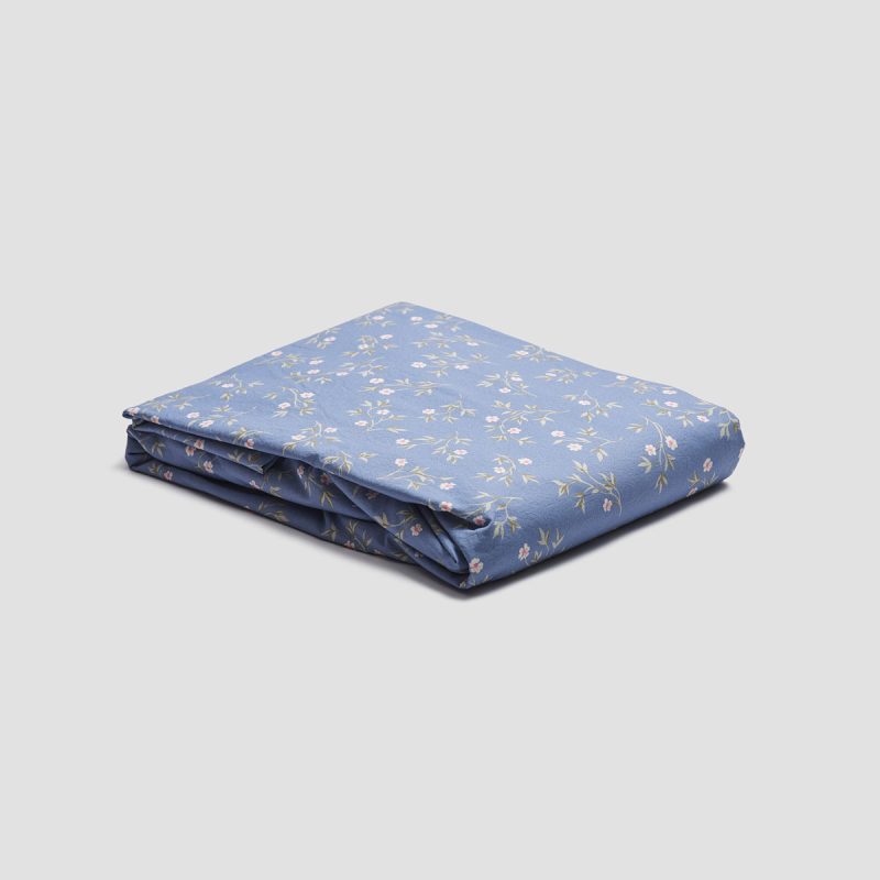 PigletinBed WashedCottonFittedSheet SpringSprig Iris 1 GreyBG